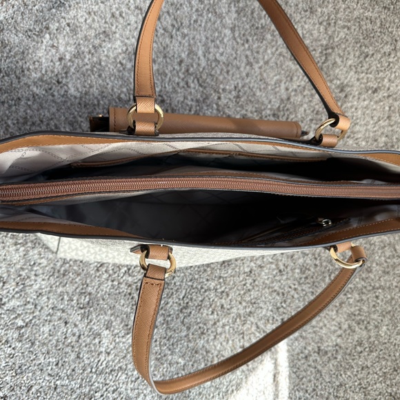 NWOT Michael Kors Joey Medium Tote - Picture 3 of 8